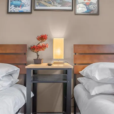 Japanese Monthly Stay, Freepark, Netflix, Balcony Apartman